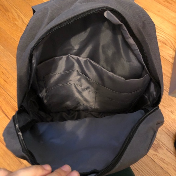 BuzzFeed Inc. Backpack, multiple inside pockets - Picture 4 of 6
